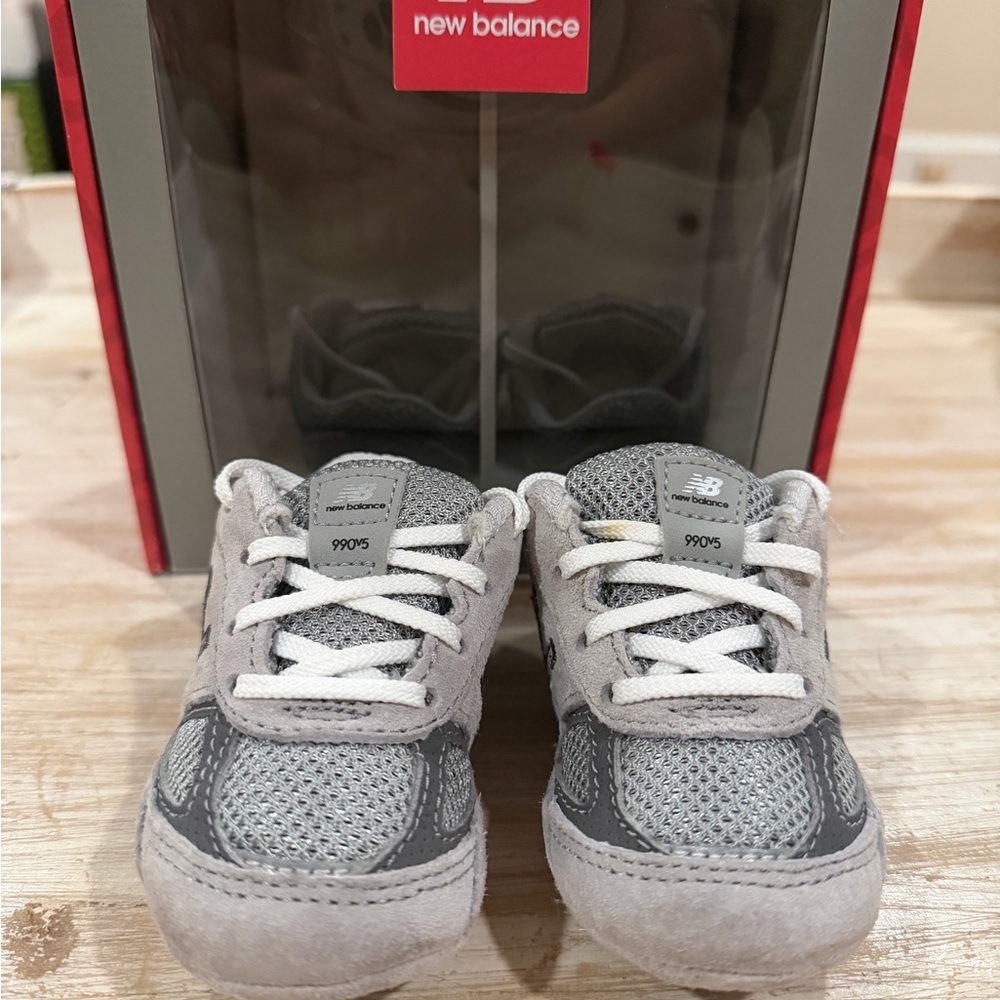 New Balance 990 Infant Sneakers (Size 2c) - Gray and White